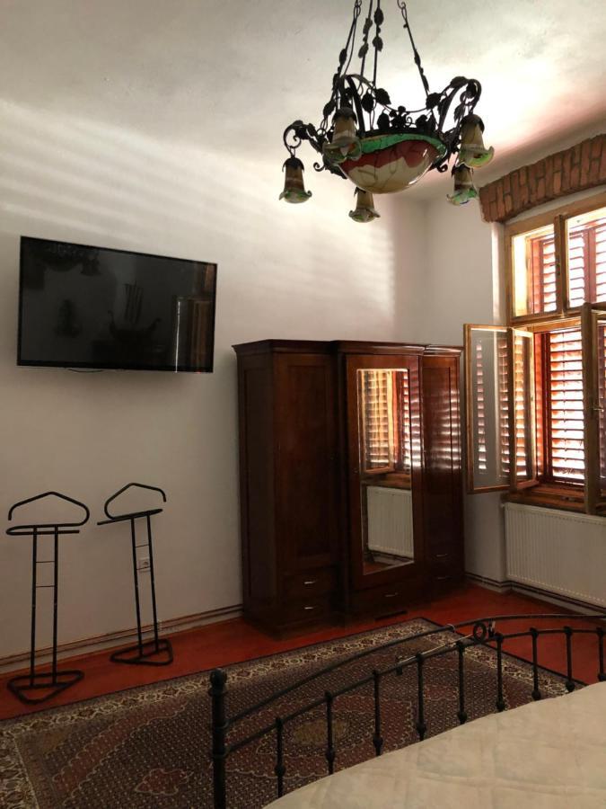 Cezara Apartment Medias Exterior photo